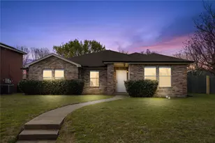 702 Lowe Dr, Cedar Hill, TX 75104 - Photo 1