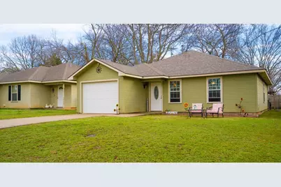 323 Texas Street, Pottsboro, TX 75076 - Photo 1