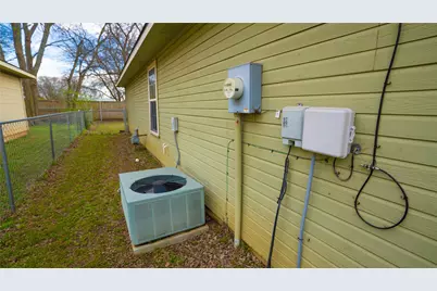 323 Texas Street, Pottsboro, TX 75076 - Photo 3