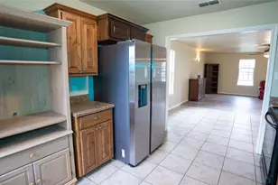 323 Texas St, Pottsboro, TX 75076 - Photo 9