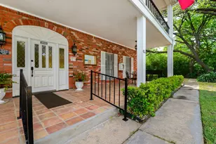 933 Roaring Springs Rd, Fort Worth, TX 76114 - Photo 25