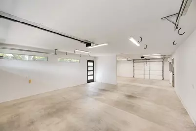 9911 Hurley Way, Dallas, TX 75220 - Photo 17