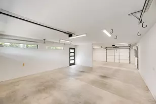 9911 Hurley Way, Dallas, TX 75220 - Photo 17