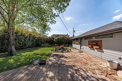 9911 Hurley Way, Dallas, TX 75220 - Photo 19