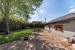 9911 Hurley Way, Dallas, TX 75220 - Photo 19