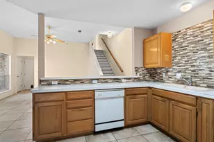 1003 W Lovers Ln, Arlington, TX 76013 - Photo 9