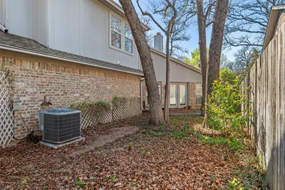 1003 W Lovers Lane, Arlington, TX 76013 - Photo 23