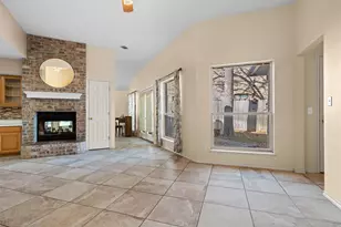 1003 W Lovers Ln, Arlington, TX 76013 - Photo 15