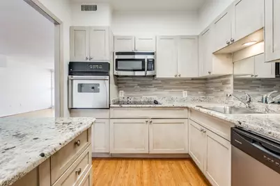 3701 Turtle Creek Boulevard #5D, Dallas, TX 75219 - Photo 9