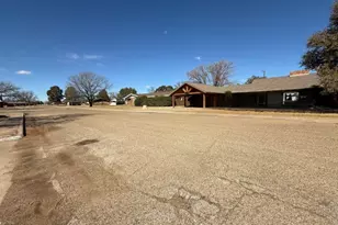 505 17th St, Seagraves, TX 79359 - Photo 7