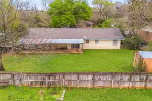 117 Cedar Heights Dr, Palestine, TX 75803 - Photo 9