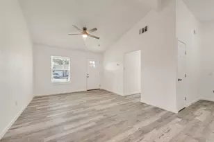 823 Cavalier Dr, Arlington, TX 76017 - Photo 3