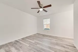 823 Cavalier Dr, Arlington, TX 76017 - Photo 13