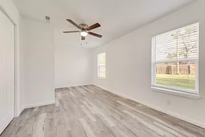 823 Cavalier Drive, Arlington, TX 76017 - Photo 11