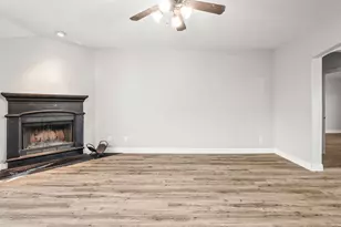 950 W Ash St, Celina, TX 75009 - Photo 5