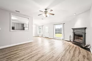 950 W Ash St, Celina, TX 75009 - Photo 9