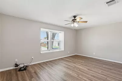 230 Teakwood Lane, Lewisville, TX 75067 - Photo 13