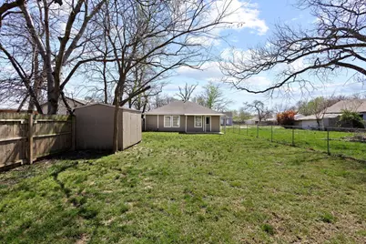 713 W Bond Street, Denison, TX 75020 - Photo 31