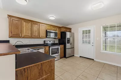713 W Bond Street, Denison, TX 75020 - Photo 13
