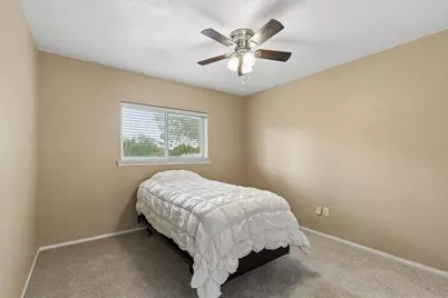 304 Lark Lane, Euless, TX 76039 - Photo 23