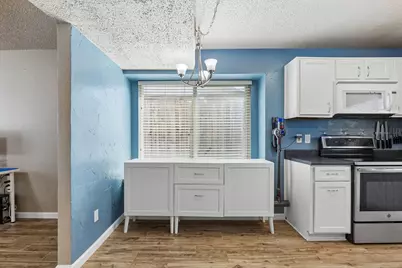 304 Lark Lane, Euless, TX 76039 - Photo 13