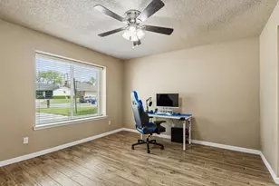 304 Lark Ln, Euless, TX 76039 - Photo 25