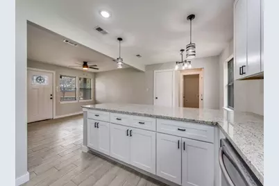 2619 Richland Avenue, Farmers Branch, TX 75234 - Photo 11