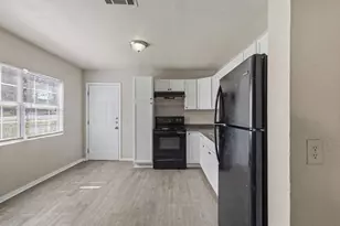 907 Thatcher St, Denison, TX 75020 - Photo 9