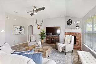 608 Lake Village Dr, McKinney, TX 75071 - Photo 9