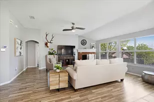 608 Lake Village Dr, McKinney, TX 75071 - Photo 5