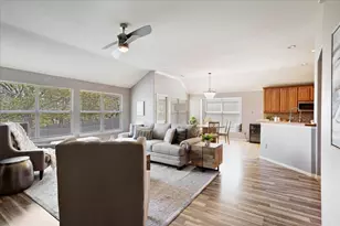608 Lake Village Dr, McKinney, TX 75071 - Photo 9
