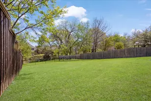 608 Lake Village Dr, McKinney, TX 75071 - Photo 27