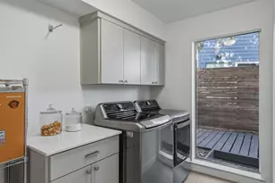 965 Easton Pl, Dallas, TX 75218 - Photo 31