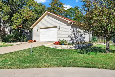 200 Cayuga Trail, Lake Kiowa, TX 76240 - Photo 5