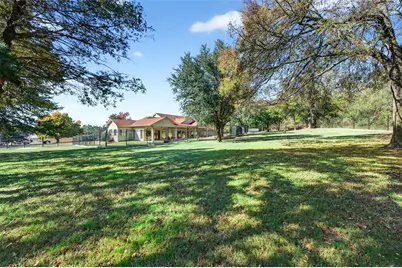 200 Cayuga Trail, Lake Kiowa, TX 76240 - Photo 37