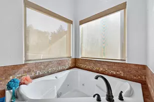 200 Cayuga Trail, Lake Kiowa, TX 76240 - Photo 25