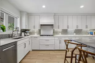 13806 Hughes Ln, Dallas, TX 75240 - Photo 9