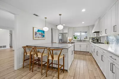 13806 Hughes Lane, Dallas, TX 75240 - Photo 11