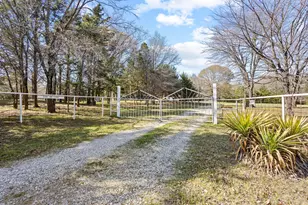 528 Co Rd 1120, Ravenna, TX 75476 - Photo 1