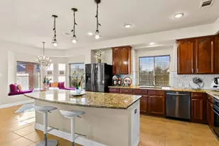 5556 Nacogdoches Tr, Grand Prairie, TX 75052 - Photo 5