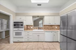 3212 Timber View Cir, Bedford, TX 76021 - Photo 17