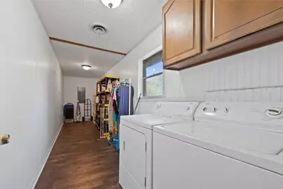 1306 Phillips Street, Cleburne, TX 76033 - Photo 17