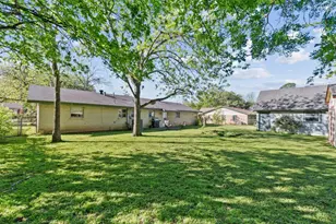 1306 Phillips St, Cleburne, TX 76033 - Photo 19