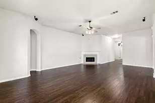 3004 St Lynda Dr, Mansfield, TX 76063 - Photo 11