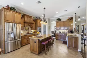 2262 Cedar Grove Dr, Cleburne, TX 76033 - Photo 9