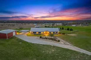 19611 N County Line Rd, Ponder, TX 76259 - Photo 3