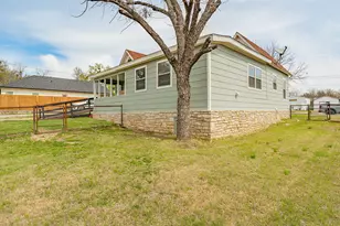 412 N Kirk St, Hico, TX 76457 - Photo 23