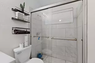200 Morning Star Ct, Irving, TX 75063 - Photo 17