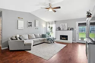 2313 Hollybush Ln, Bedford, TX 76021 - Photo 5