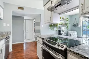 2313 Hollybush Ln, Bedford, TX 76021 - Photo 3